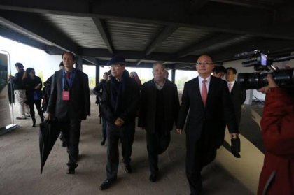 萧万长率团考察湖南台商总部大厦项目
