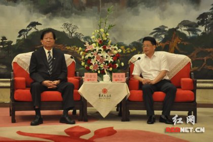 杨光荣会见台湾中南部企业家精英团一行