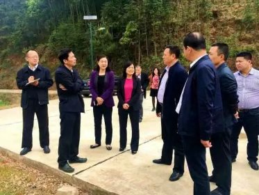 湖南省台办主任冯波考察湘潭县潭口新农村示范片建设工作