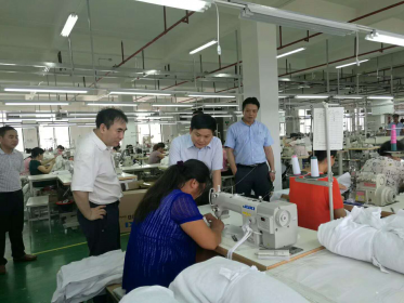蓝山县委书记秦志军深入台企开展“实体经济三走遍”活动