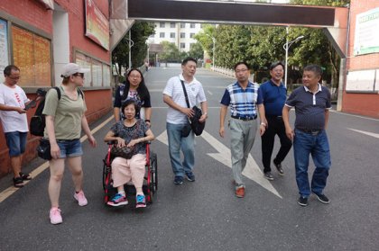 桂阳台胞张湘文先生一行回乡拜祖