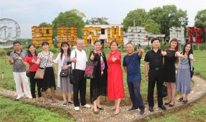 台湾中华妇女联合会何建华一行为赫山现代农业点赞