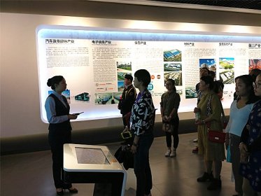海峡两岸媒体记者赴长沙“三馆一厅”参观采访