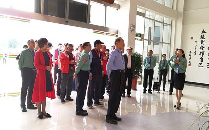 十四届湘台会代表参访旺旺集团