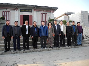 台湾中华文化永续发展基金会董事长刘兆玄先生赴湘西州参访