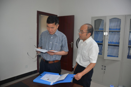 驻省委统战部纪检监察组邓建华组长一行赴大坪村检查扶贫工作