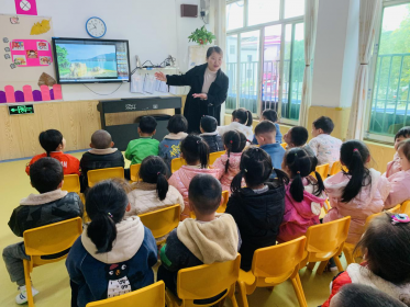 宁乡市楚沩社区蓝天幼儿园开展 “畅想2035去台湾”涉台教育宣传活动