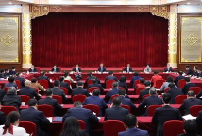 <b>习近平看望参加政协会议的农业界社会福利和社会保障界委员</b>