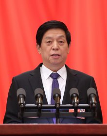 十三届全国人大五次会议举行第二次全体会议