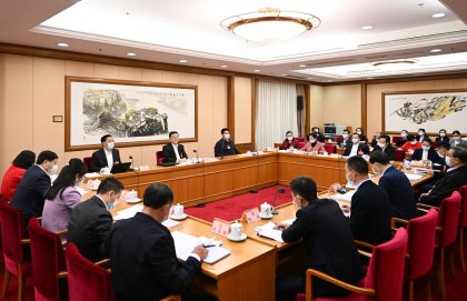 湖南代表团举行分组会议 张庆伟毛伟明等参加讨论