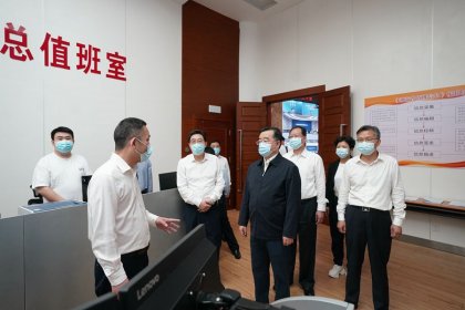 张庆伟在省政府调研 毛伟明参加
