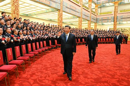<b>习近平会见全国公安系统英雄模范立功集体表彰大会代表</b>