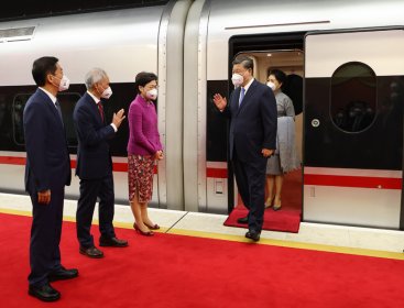 <b>习近平抵达香港出席庆祝香港回归祖国25周年大会暨香港特别行政区第六届政府</b>