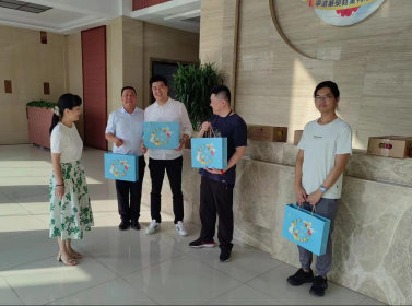 宁远县委台办开展中秋走访活动