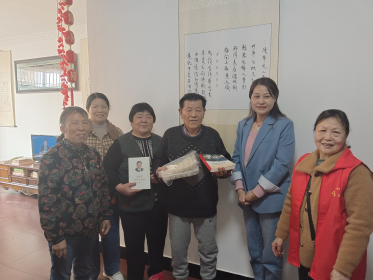 宁乡市楚沩社区开展关爱台属“送学上门”活动