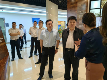 海峡两岸关系协会常务副会长龙明彪到益阳、长沙调研