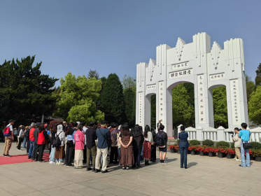 台湾青年交流团来芷江参访交流