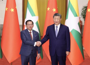<b>习近平同缅甸总统敏昂莱会谈</b>