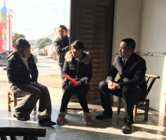 长沙县委副书记、统战部长给老区困难群众送温暖