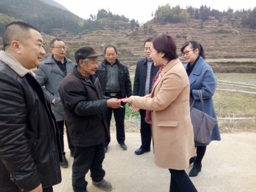 苏仙区委统战部、区台办走访慰问困难台胞台属