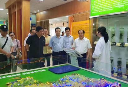 长沙市委常委、统战部长谭小平深入岳麓区调研高校台湾青年学生工作
