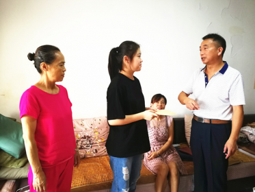 长沙县单亲家庭台生入学受到台办关爱
