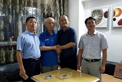 湖南省委台办副巡视员罗爱民赴攸县看望九旬台胞