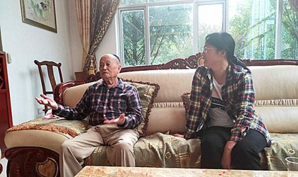 新宁县委统战部部长匡丽群拜访百岁台胞