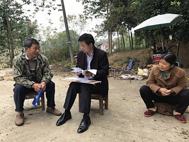 澧县台办全国扶贫日走访结对帮扶贫困户