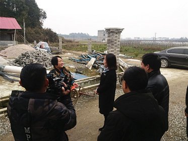 洞口县委统战部长刘芸走访慰问台胞台属