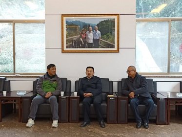 张家界市委常委、秘书长单铸飞调研台资企业并慰问台胞