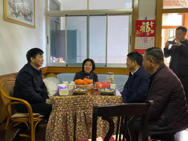 蓝山县台办春节期间慰问台商台胞