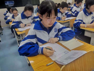 宁乡市白马桥中学举行涉台主题硬笔书法比赛
